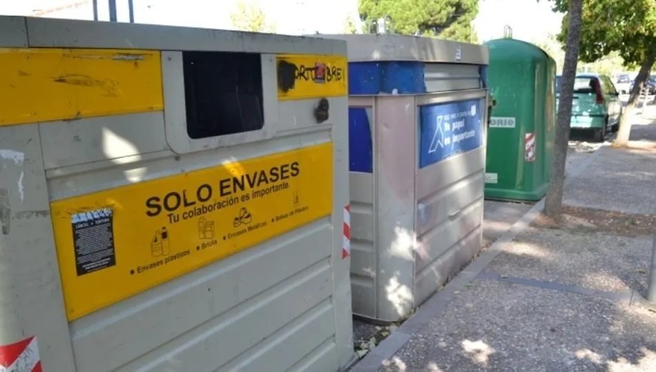 El precio medio anual de la recogida de basura en la ciudad es de 87 euros