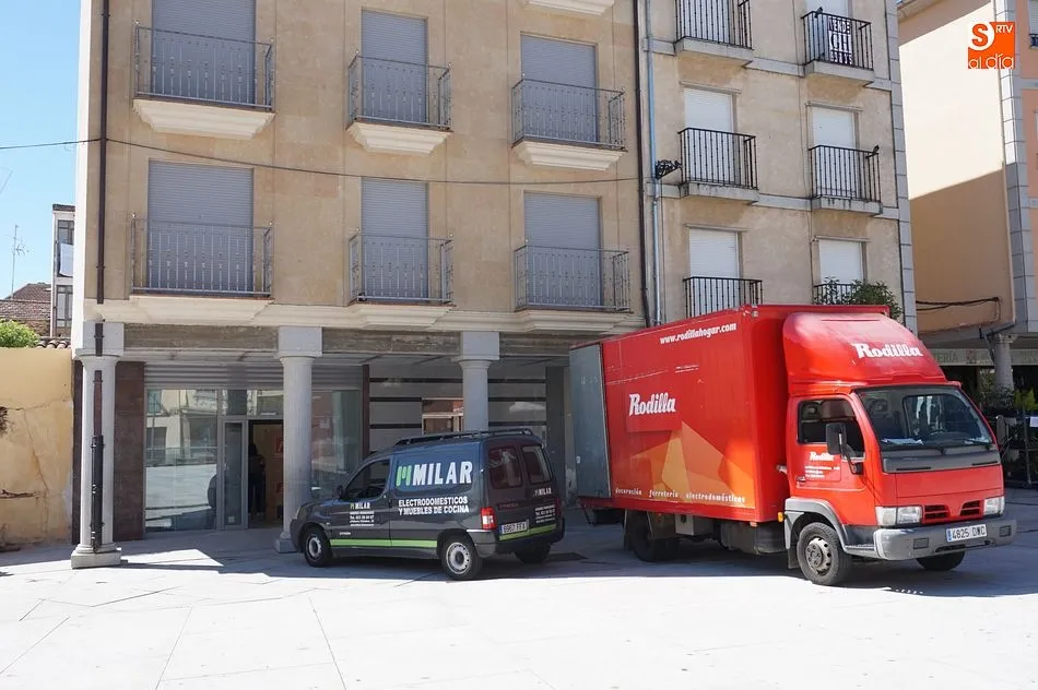 La sede de Guijuelo Joven en la Plaza Mayor recibe la mudanza