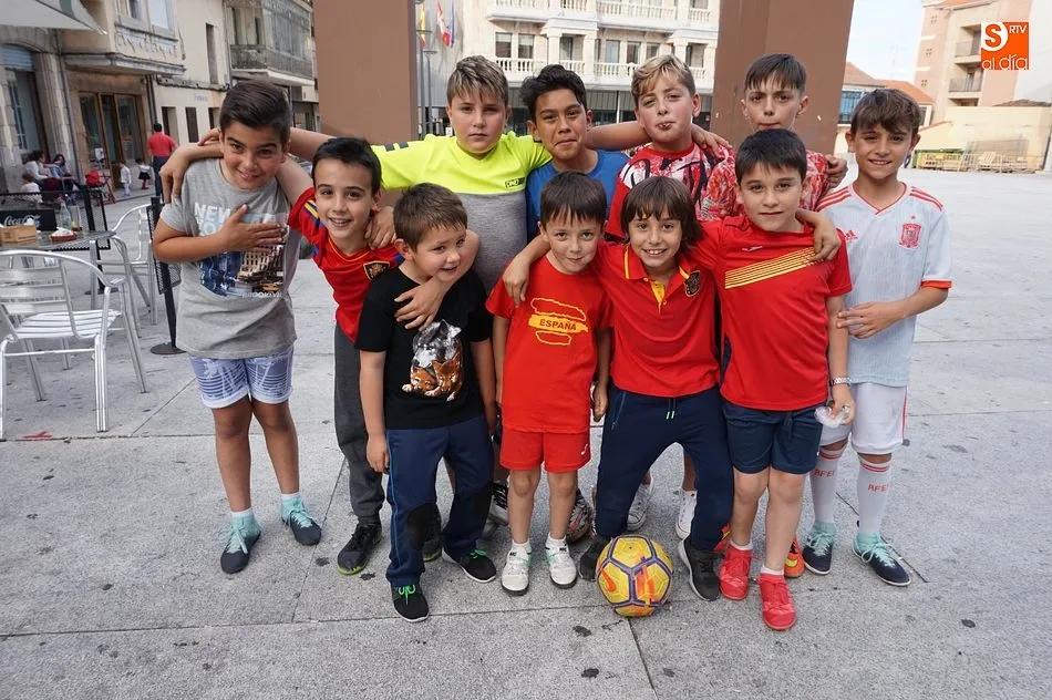 Numerosos aficionados se congregaron en la Plaza Mayor de Guijuelo y alrededores