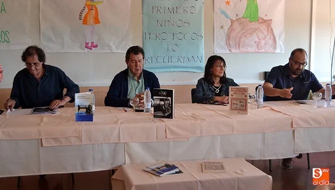 Higinio Orgaz y Charlo Alonso han presentado sus libros en el Centro de educación para adultos de Peñaranda