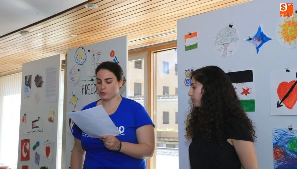 Lectura del manifiesto de Salamanca Acoge, ACCEM y Cepaim Salamanca. Foto de Alberto Martín