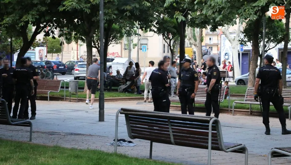La pelea requirió de la intervención de una veintena de agentes de la Policía Nacional y Local