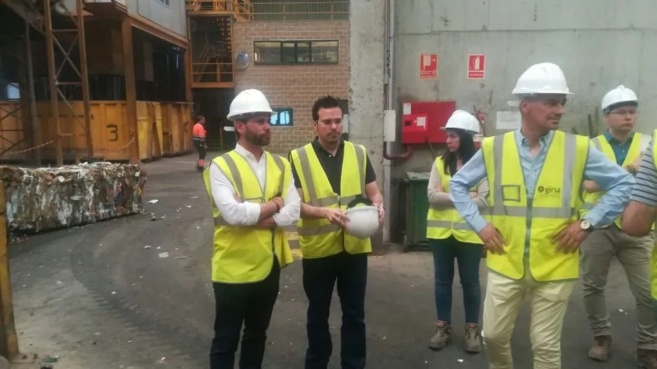Alejandro G. Bueno y Jesús Luis de San Antonio visitan el Centro de Tratamiento de Residuos de Salamanca