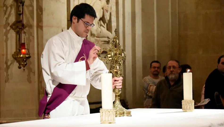 Antonio Carreras, de 36 años, ha cimentado su fe en el seno de su familia, en el Colegio Maristas donde estudió y en la parroquia de La Purísima