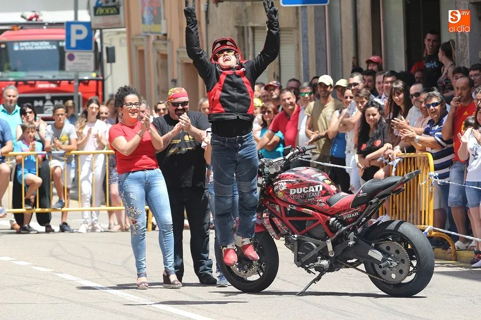 Los moteros se despiden con la espectacular exhibición de Emilio Zamora