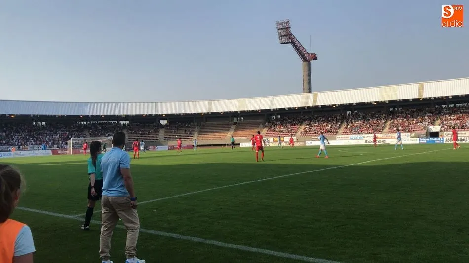 El Salmantino UDS suma su tercer ascenso en tres años y llega a Segunda B tras superar al...