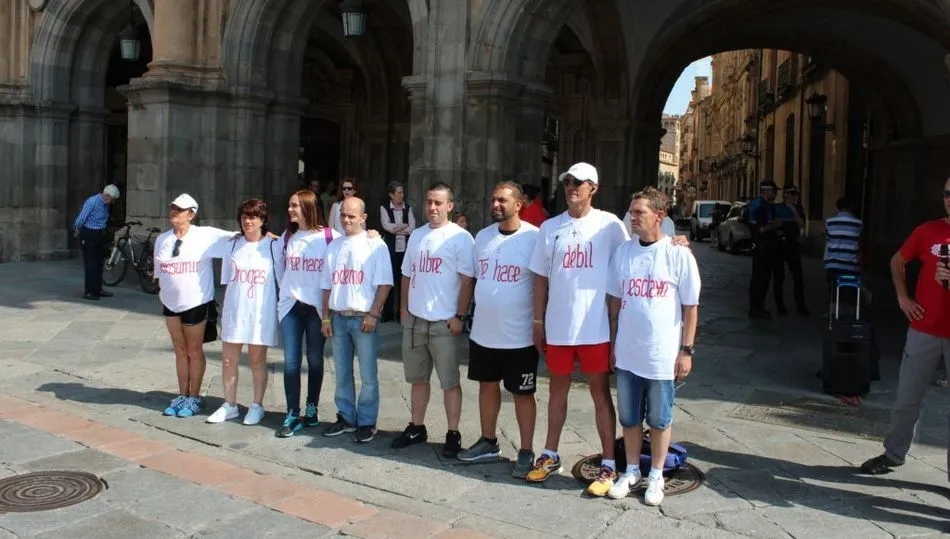 La marcha contra la droga de Cáritas ha llegado a la Plaza, donde se dio lectura a un manifiesto