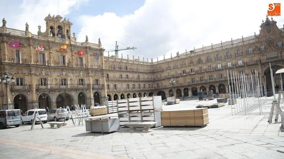 El Ayuntamiento inicia este miércoles los trabajos de reparación de las losas de la Plaza Mayor