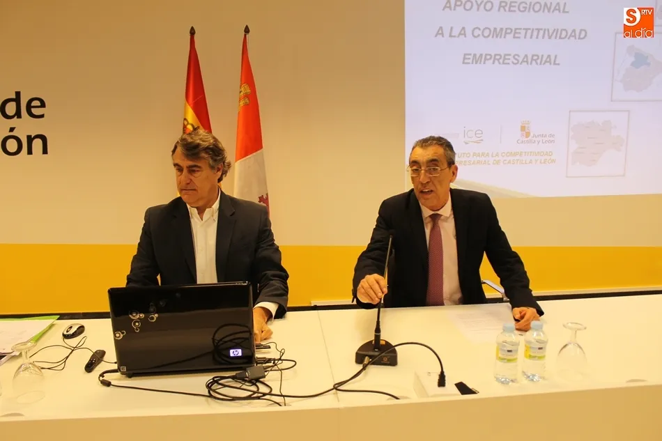 el director general del ICE, José María Ribot, y el delegado territorial de la Junta, Bienvenido Mena.