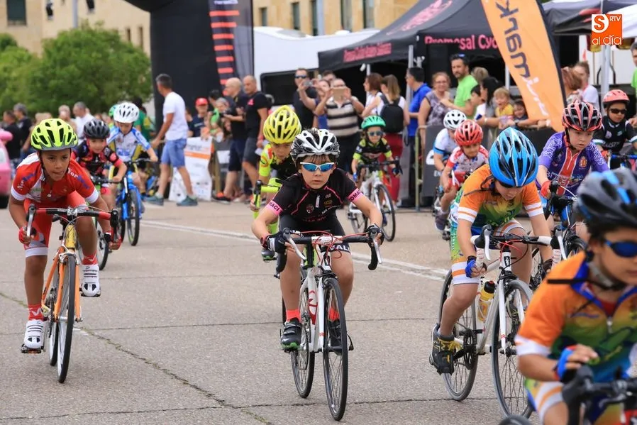 Momento de la Carrera Regional de Escuelas de Ciclismo / Foto: Alberto Martín.