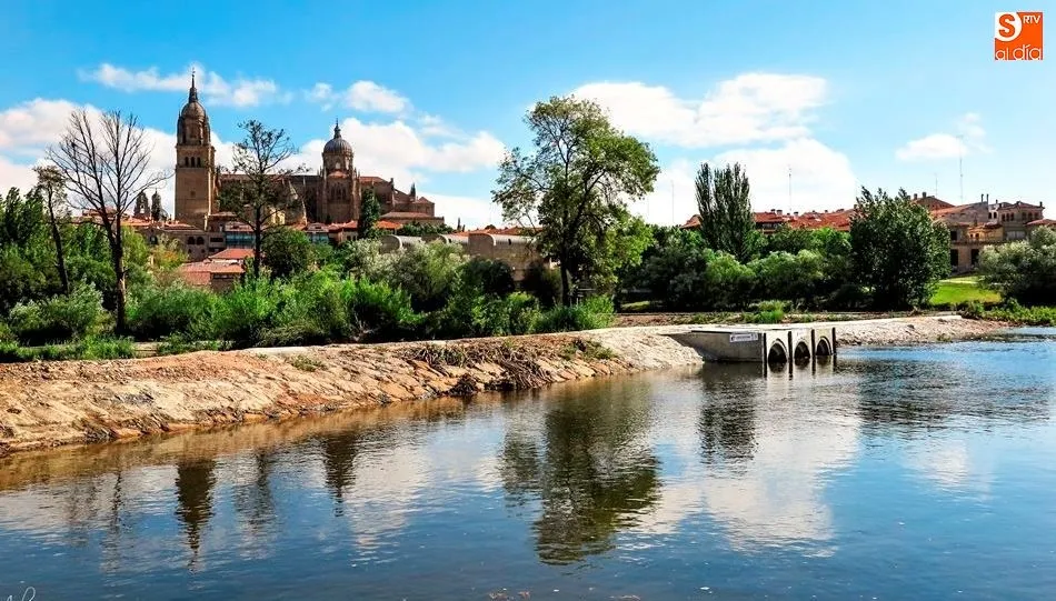 La rotura de la pesquera se ha reparado con una nueva estructura para controlar el cauce del río Tormes. Foto de Manuel Lamas