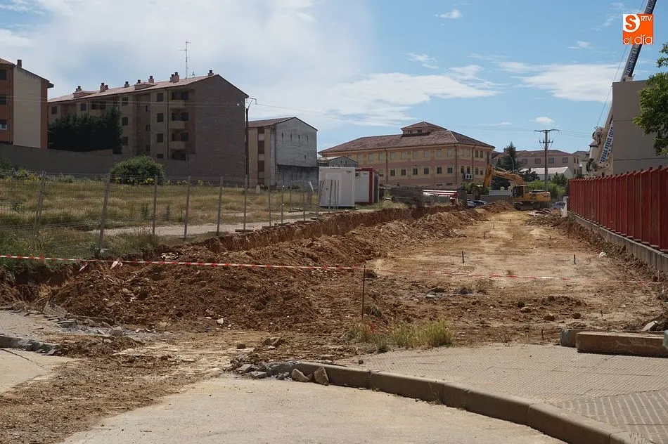Vista de la nueva vía en su conexión con la calle Martín Gaite