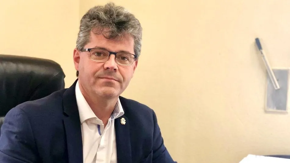 Manuel Hernández, alcalde de Doñinos