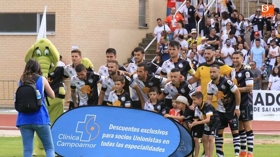 Unionistas CF posando antes de un encuentro.