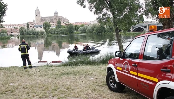 Los Bomberos de Salamanca están especializados en este tipo de intervenciones en el río