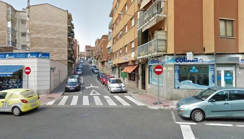 Calle Andalucía, junto a la Carretera de Ledesma, en el barrio de Pizarrales