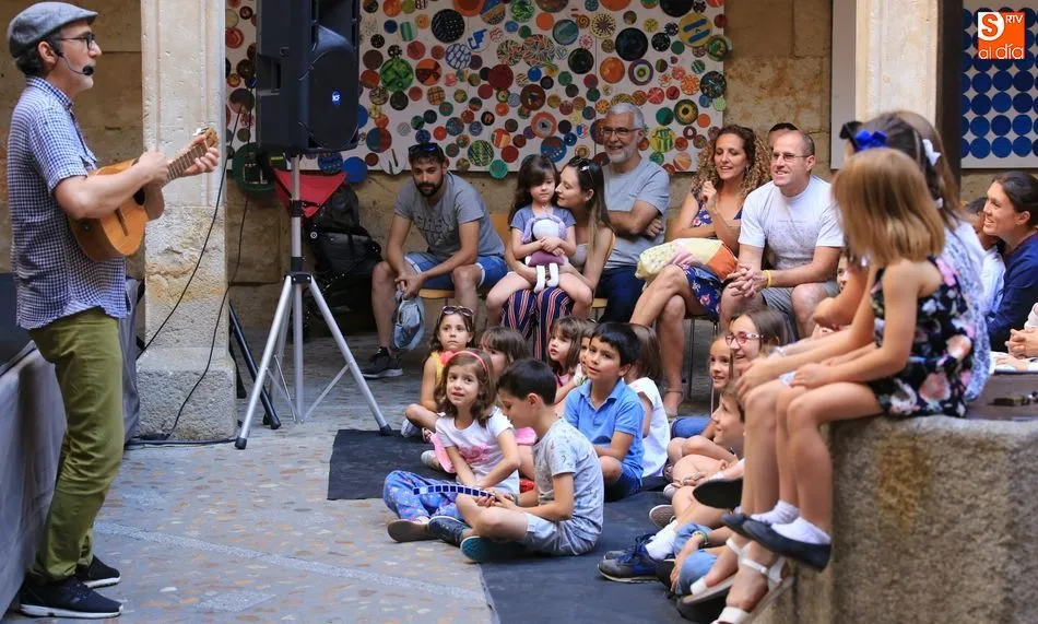 Espectáculo infantil PIM-PAM-PUM en la Casa de las Conchas.