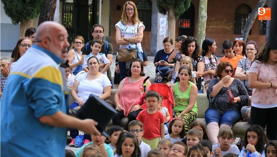 Actuación de Fernando Saldaña en la Plaza Barcelona.