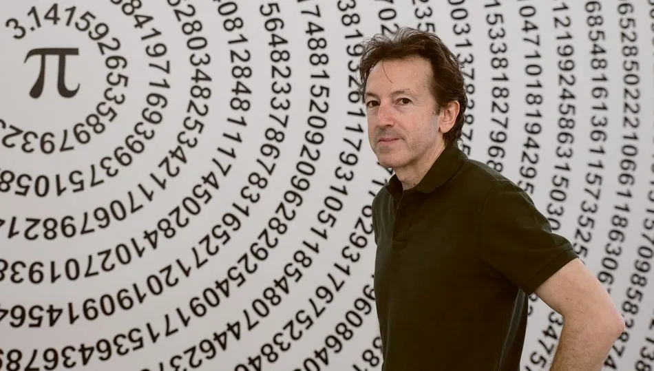 Fernando Gil Villa es catedrático de Sociología de la USAL y acaba de ganar el III Premio de Poesía Álvaro de Tarfe  /  FOTOS: CARMEN BORREGO