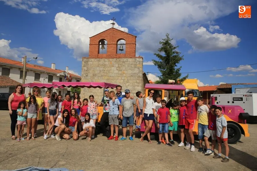 Vecinos de Galindo y Perahuy disfrutando de una de las actividades del programa de fiestas / Foto: Alberto Martín.