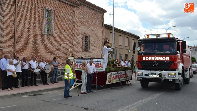 Decenas de conductores y vehículos participaban este sábado en la festividad de San Cristóbal en Peñaranda