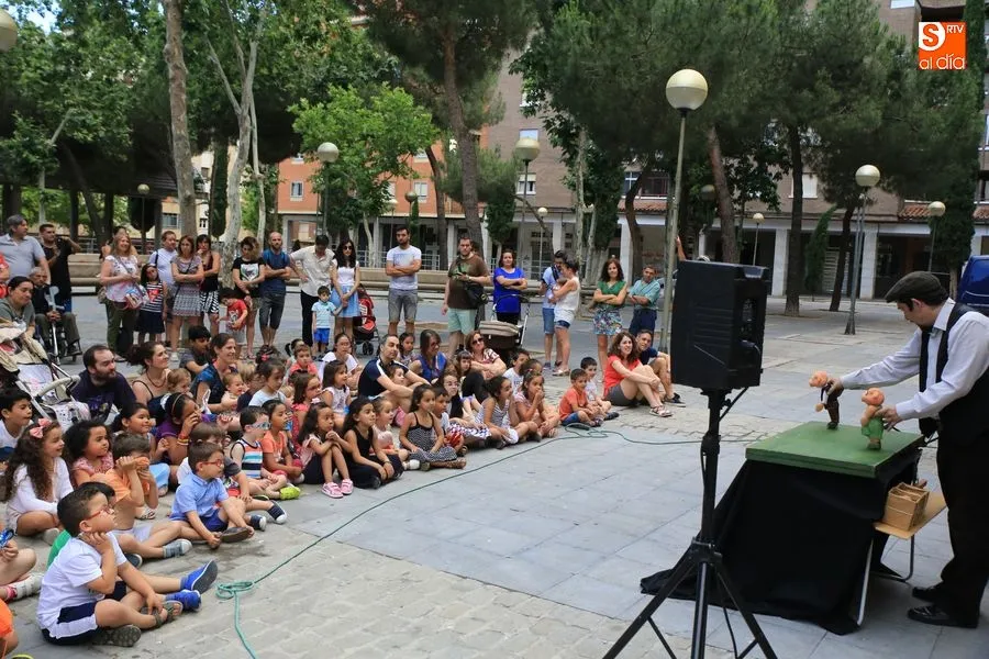 La compañía ‘Tropos’ acerca al público salmantino su espectáculo de títeres más original  