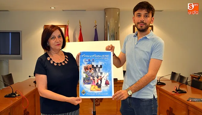 La alcaldesa Carmen Ávila y el concejal de festejos Francisco Díaz presentaban hoy el cartel de las Ferias y Fiestas