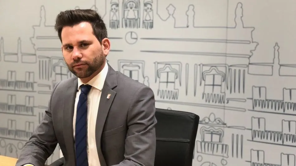 El portavoz del Grupo Municipal Ciudadanos y presidente del grupo de trabajo de reforma de Los Bandos, Alejandro González Bueno