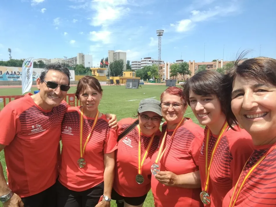 Juani Pedregosa y Gema Corral, en el centro de la imagen.