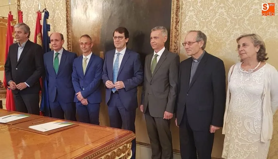 La firma de estos acuerdos tuvo lugar en el Ayuntamiento de Salamanca