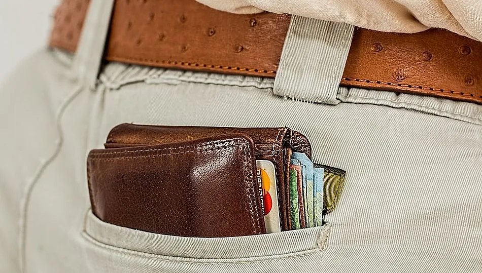 El pago con tarjeta supera en verano los 730 euros mensuales