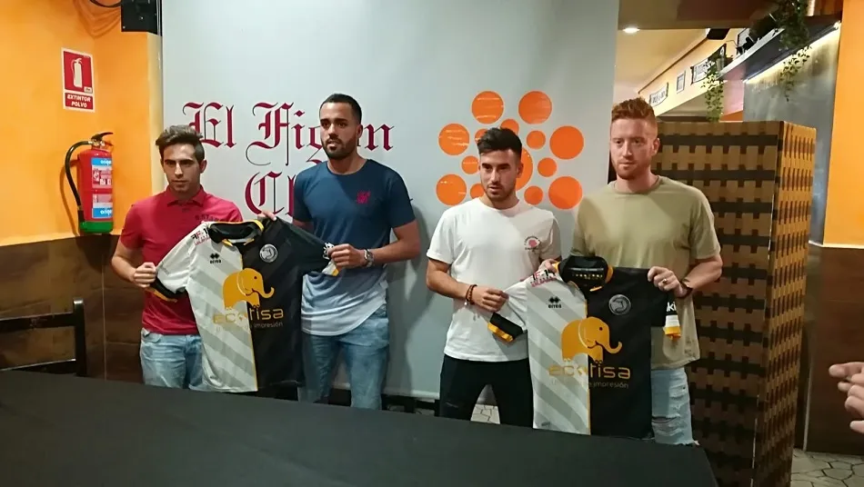 Jorge Hernández, Ayoze, Juanmi y Peli, durante la presentación. Fotos: R.F.G.