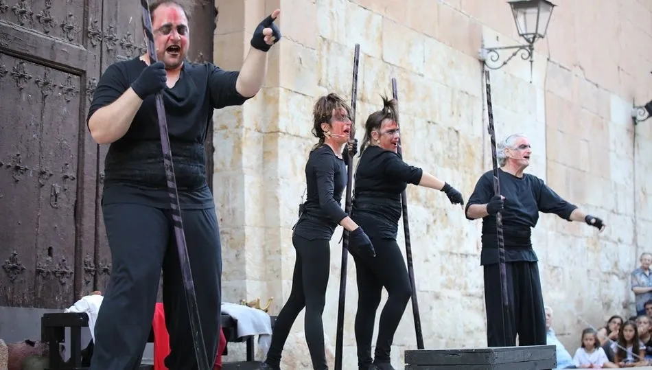 Un momento de la representación teatral. Fotos: Alberto Martín