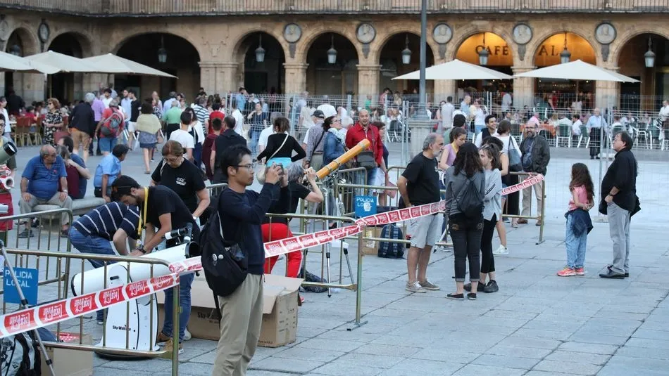 Numerosos aficionados se acercaron a disfrutar de un acontecimiento único. Fotos: Alberto Martín