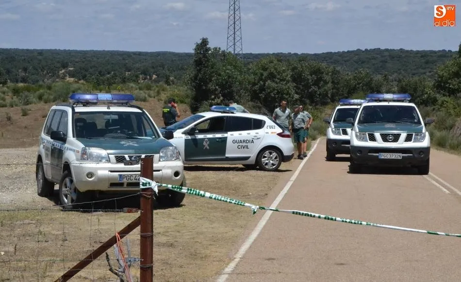 Efectivos de la Guardia Civil desplazados al lugar en la mañana del sábado