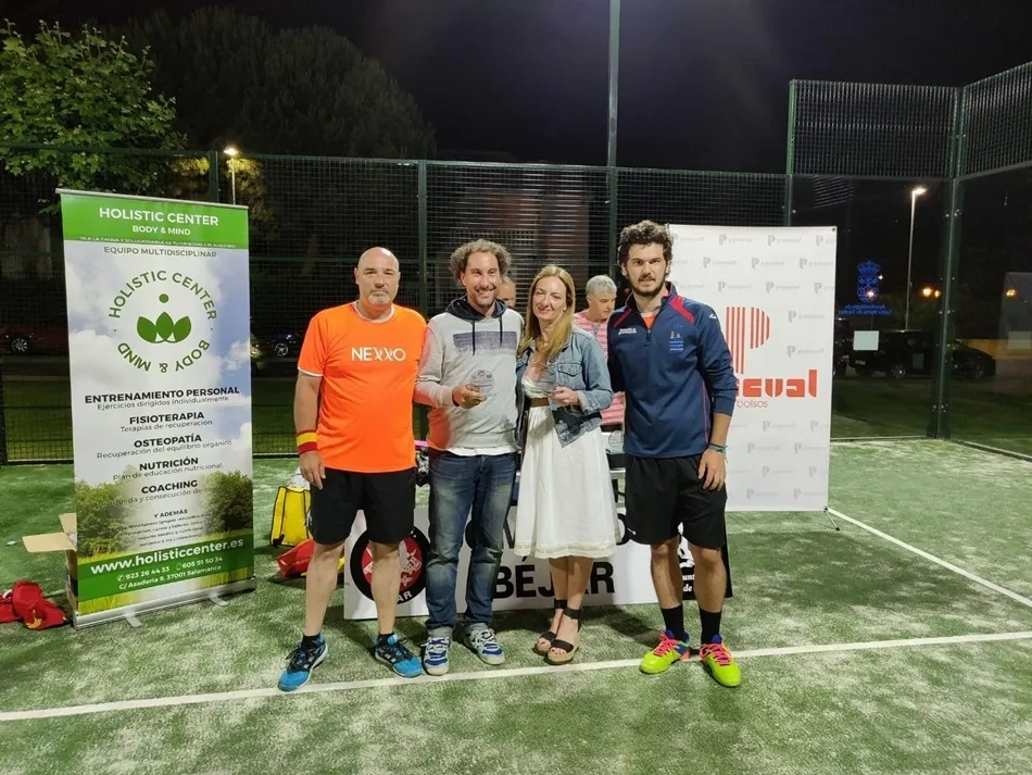 Entrega de premios a los ganadores del Open Ciudad de Santa Marta