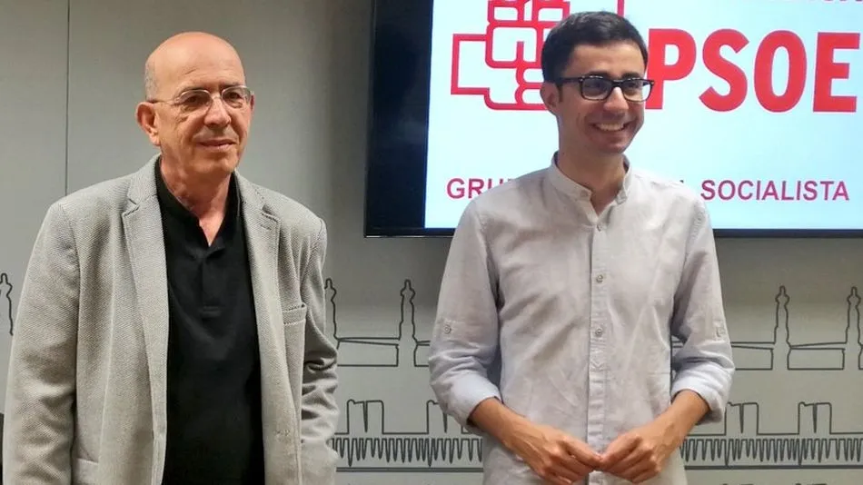 El portavoz del Grupo Municipal Socialista, José Luis Mateos, y el concejal Arturo Ferreras