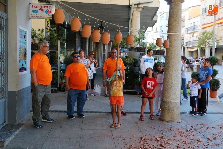 La piñata estará de nuevo presente en los soportales de la Plaza Mayor en los juegos de La Pradera