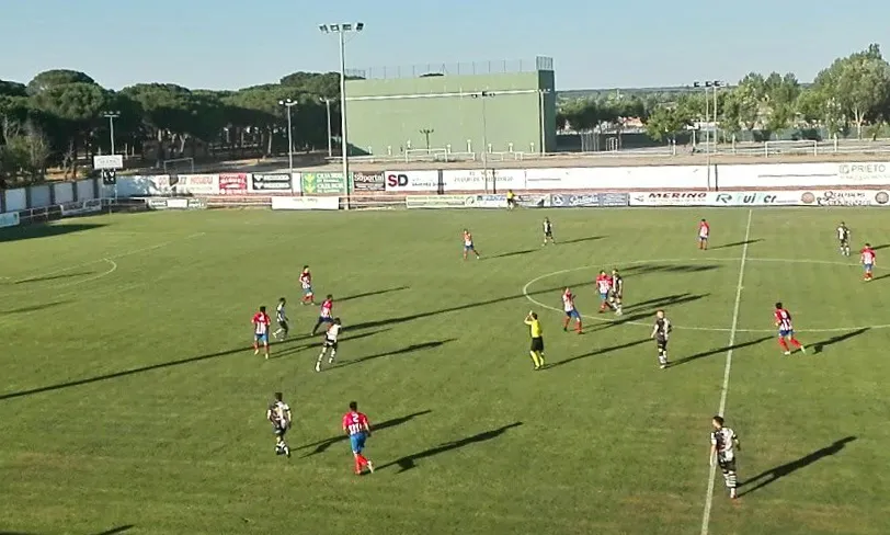 Unionistas se desplazó hasta el campo de Las Salinas para su primer encuentro amistoso que se saldó con empate a dos. Fotos: Twitter Unionistas