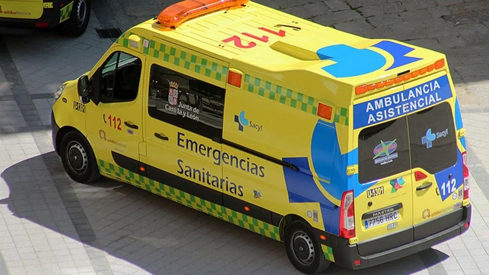 El herido fue trasladado en una UVI móvil de Emergencias Sanitarias – Sacyl