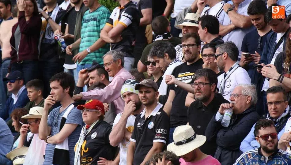 Aficionados de Unionistas en un partido de la pasada temporada