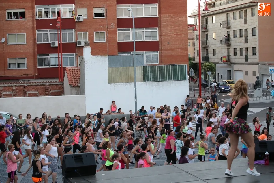 Divertida y entretenida sesión de zumba este miércoles en Santa Marta.