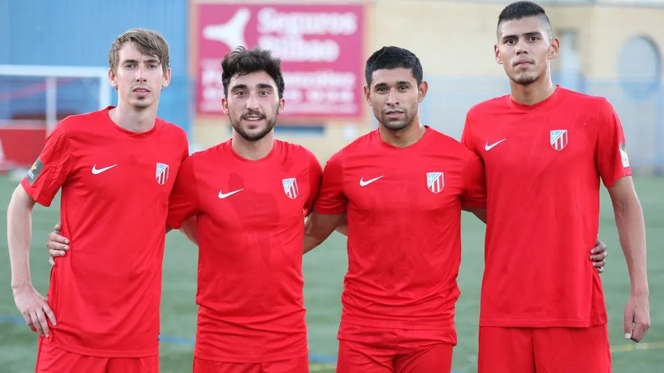 Los cuatro nuevos fichajes, durante su primer entrenamiento.