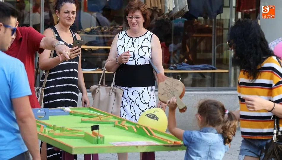 Homenaje a los abuelos y abuelas en la plaza del Liceo con todo tipo de actividades