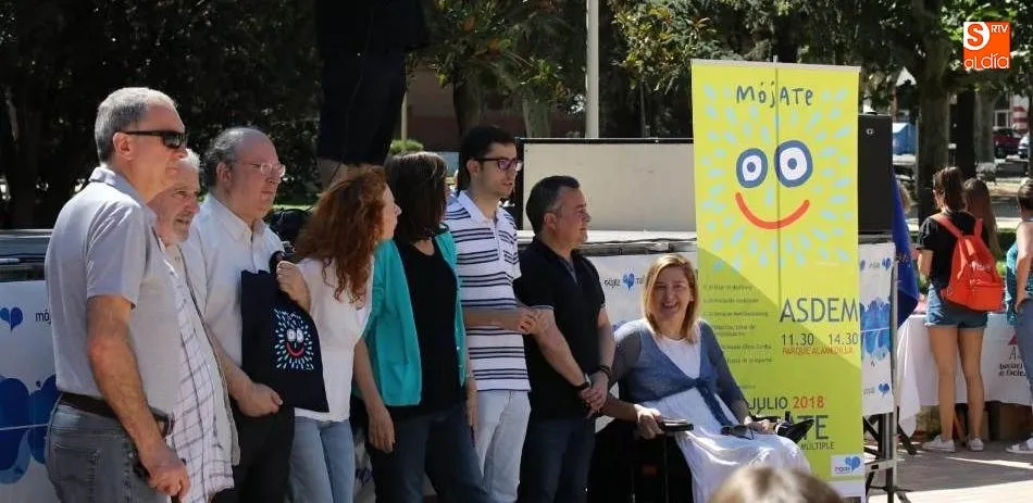Concejales y representantes de instituciones, en la jornada organizada por ASDEM. Fotos: Alberto Martín