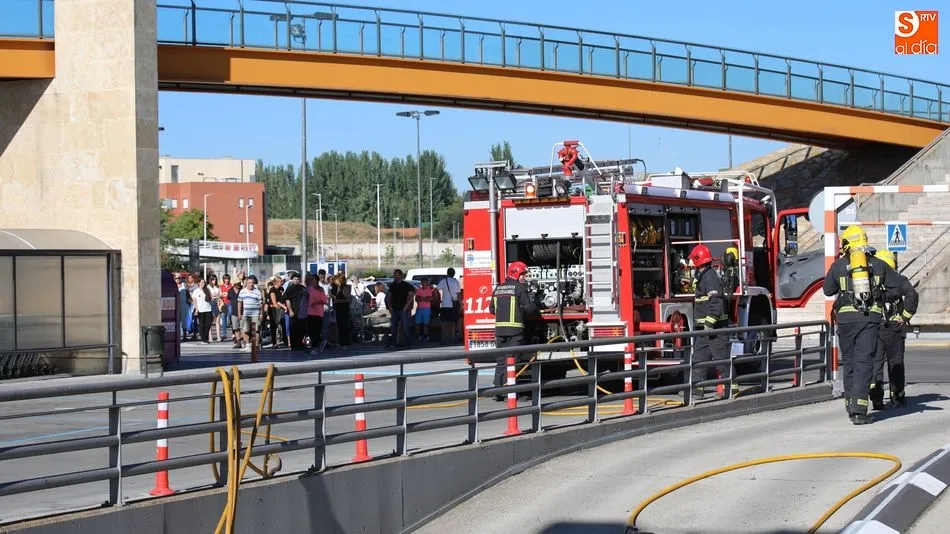 Los Bomberos de la Diputación han colaborado en el simulacro. Foto: Alberto Martín