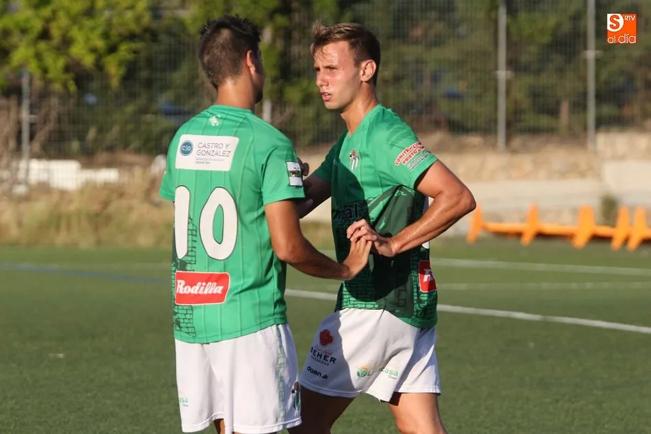 Carmona celebra el primer tanto marcado ante el Santa Marta