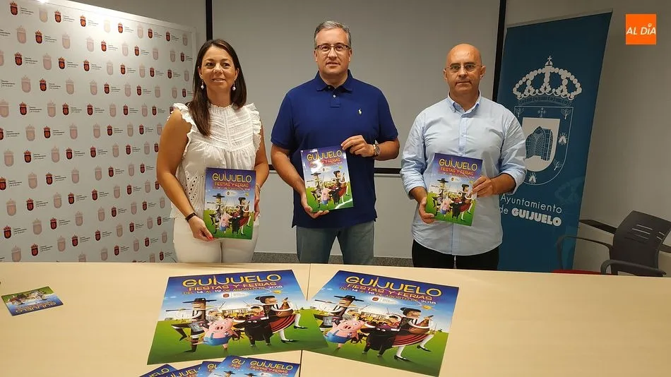 El libro de festejos recopila historias, anécdotas e información de las fiestas