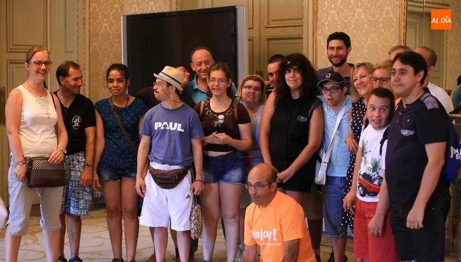 La concejala de Familia e Igualdad de Oportunidades ha recibido a un grupo de jóvenes. Foto: Alberto Martín