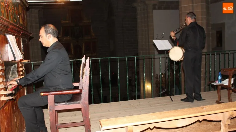 José Manuel Gutierrez y José Ramón Cid en el concierto ofrecido el año pasado en la iglesia de Lumbrales / Archivo